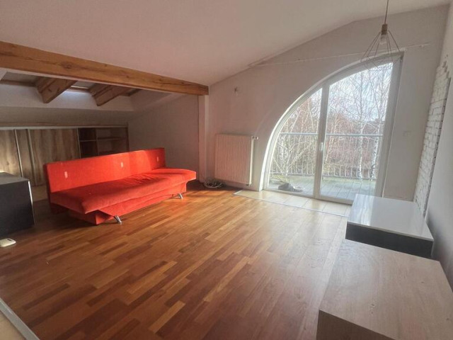 3 pokoje, oddzielna kuchnia, balkon
